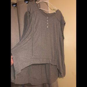 POL Gray swing top asymmetrical hem L\XL